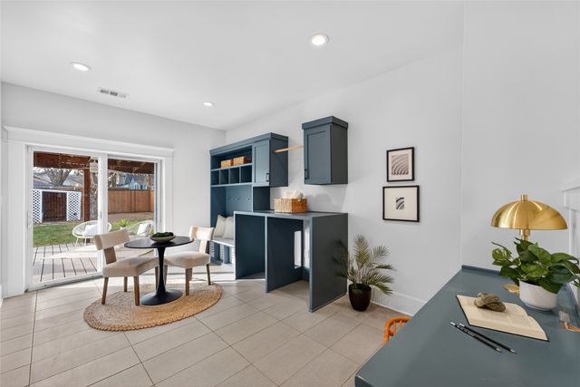 631 N Winnetka Avenue, Dallas, TX 75208