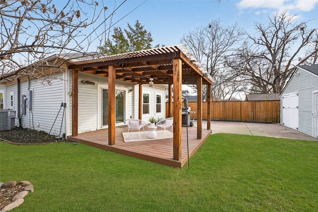 631 N Winnetka Avenue, Dallas, TX 75208