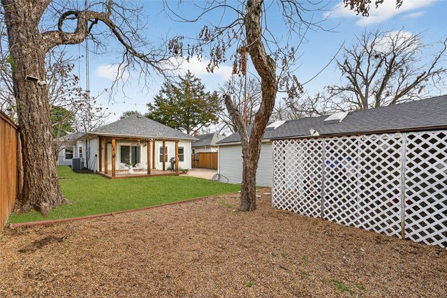 631 N Winnetka Avenue, Dallas, TX 75208