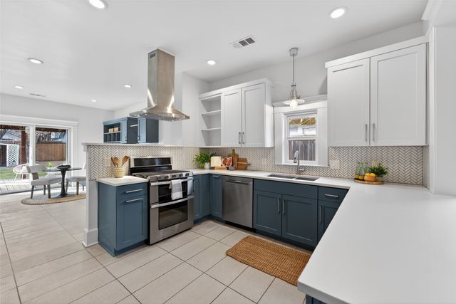 631 N Winnetka Avenue, Dallas, TX 75208