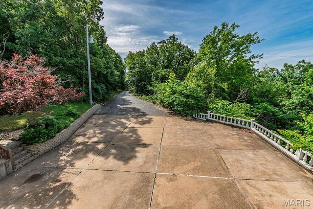 8895 Moss Hollow Road, Pevely, MO 63070