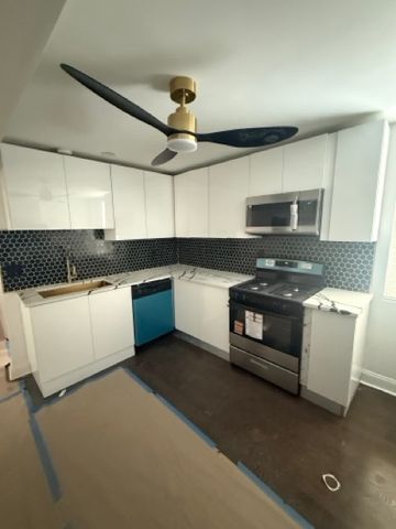 7326 S Woodlawn Avenue, Chicago, IL 60619