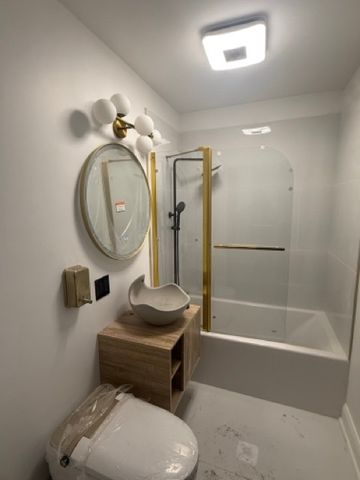 7326 S Woodlawn Avenue, Chicago, IL 60619