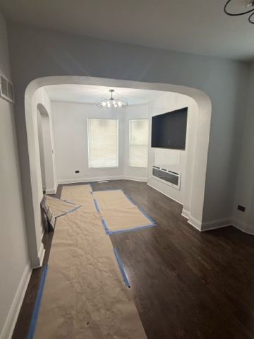 7326 S Woodlawn Avenue, Chicago, IL 60619