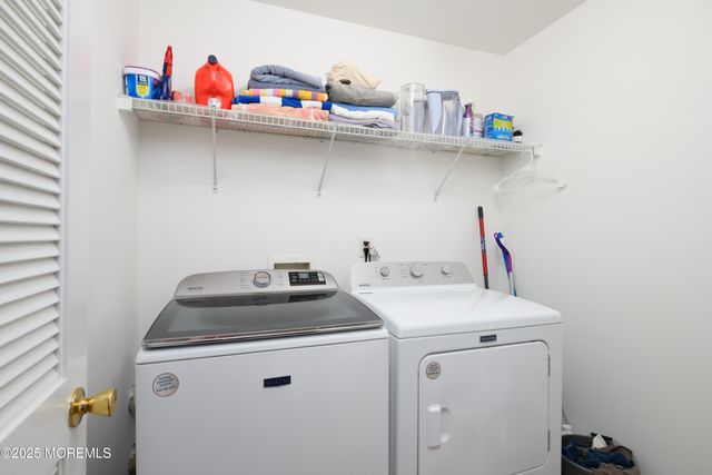 24 Topeka Court, Tinton Falls, NJ 07712