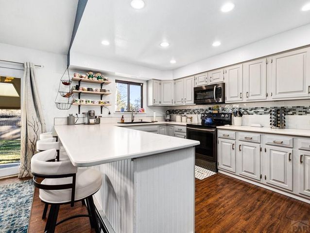 7 Alta Loma Dr, Pueblo, CO 81005