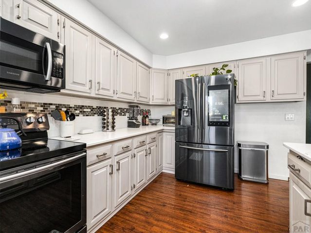 7 Alta Loma Dr, Pueblo, CO 81005