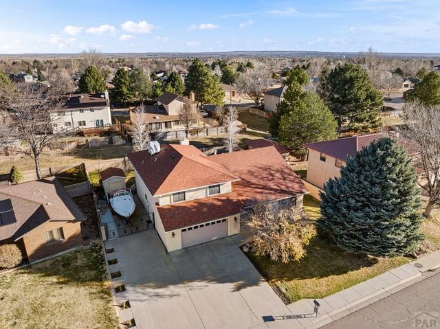 7 Alta Loma Dr, Pueblo, CO 81005