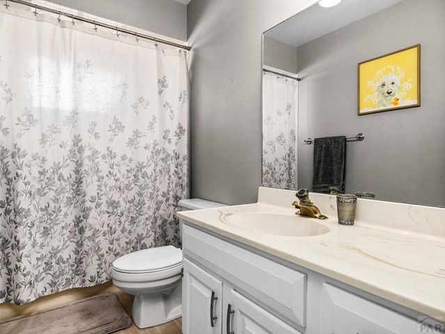 7 Alta Loma Dr, Pueblo, CO 81005