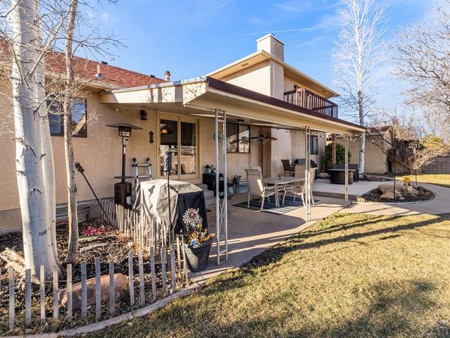7 Alta Loma Dr, Pueblo, CO 81005