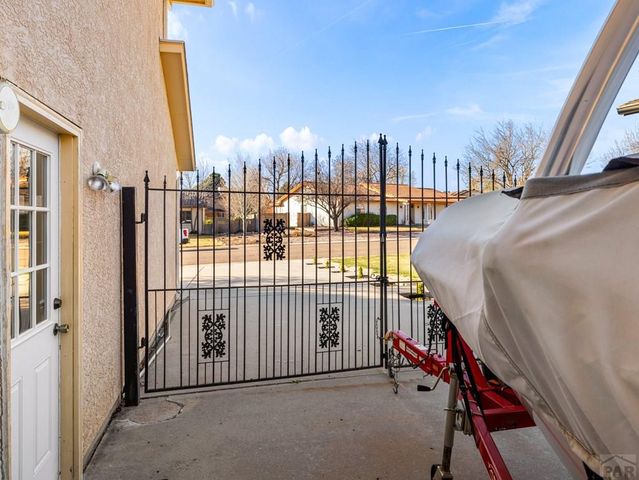 7 Alta Loma Dr, Pueblo, CO 81005
