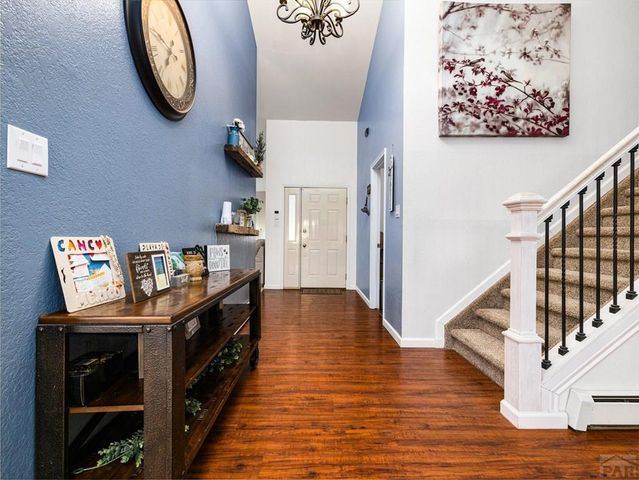 7 Alta Loma Dr, Pueblo, CO 81005