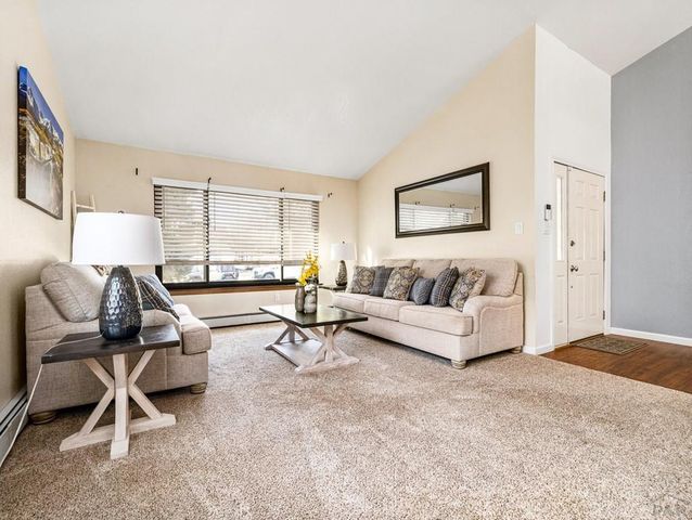 7 Alta Loma Dr, Pueblo, CO 81005