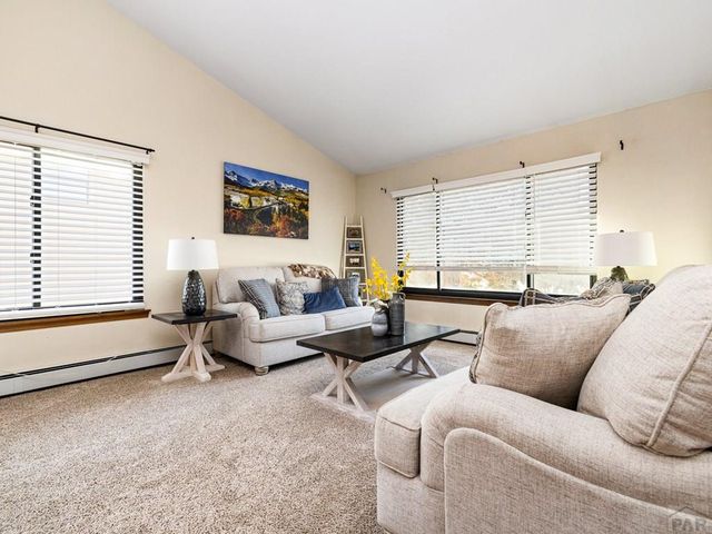 7 Alta Loma Dr, Pueblo, CO 81005