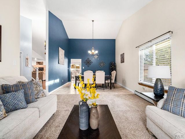 7 Alta Loma Dr, Pueblo, CO 81005