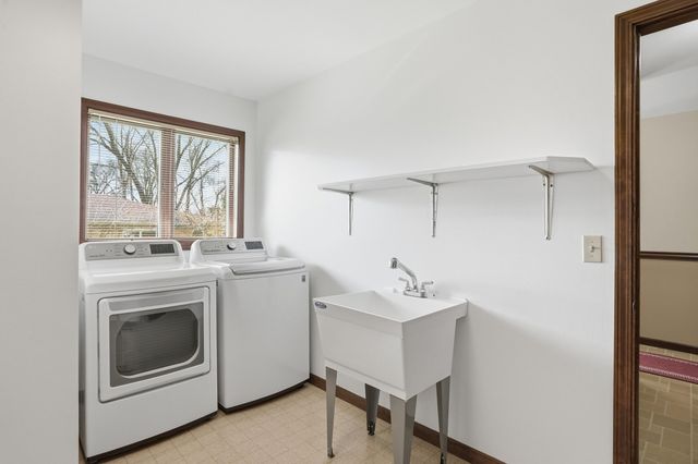 3921 Bonnie Drive, Crown Point, IN 46307