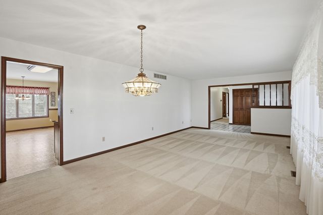 3921 Bonnie Drive, Crown Point, IN 46307