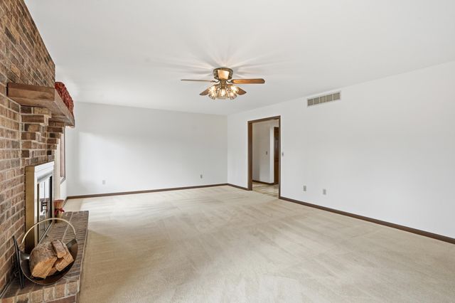 3921 Bonnie Drive, Crown Point, IN 46307