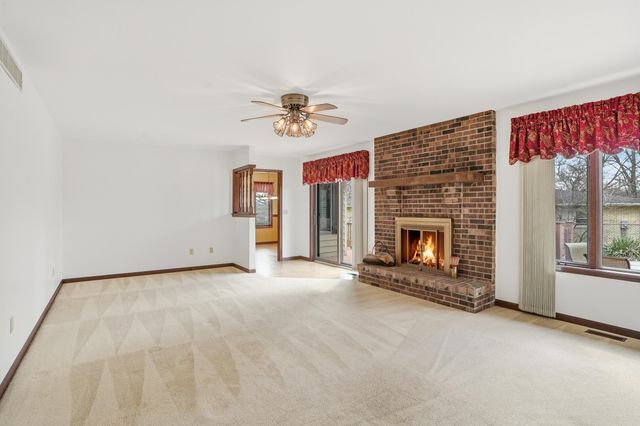 3921 Bonnie Drive, Crown Point, IN 46307