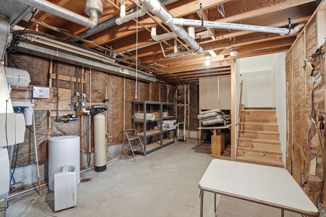 3921 Bonnie Drive, Crown Point, IN 46307
