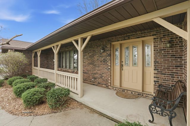 3921 Bonnie Drive, Crown Point, IN 46307