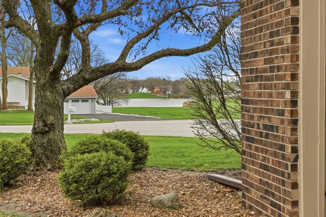 3921 Bonnie Drive, Crown Point, IN 46307