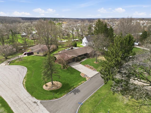 3921 Bonnie Drive, Crown Point, IN 46307