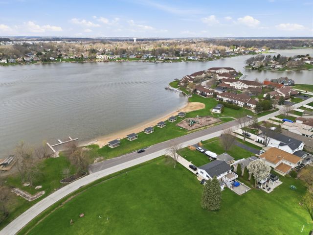3921 Bonnie Drive, Crown Point, IN 46307