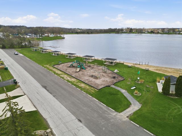 3921 Bonnie Drive, Crown Point, IN 46307