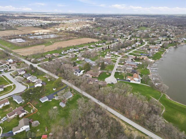 3921 Bonnie Drive, Crown Point, IN 46307