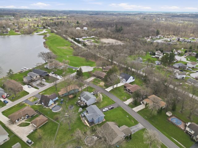 3921 Bonnie Drive, Crown Point, IN 46307