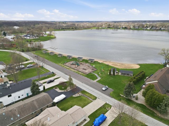 3921 Bonnie Drive, Crown Point, IN 46307