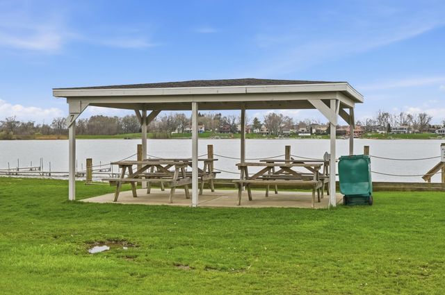 3921 Bonnie Drive, Crown Point, IN 46307