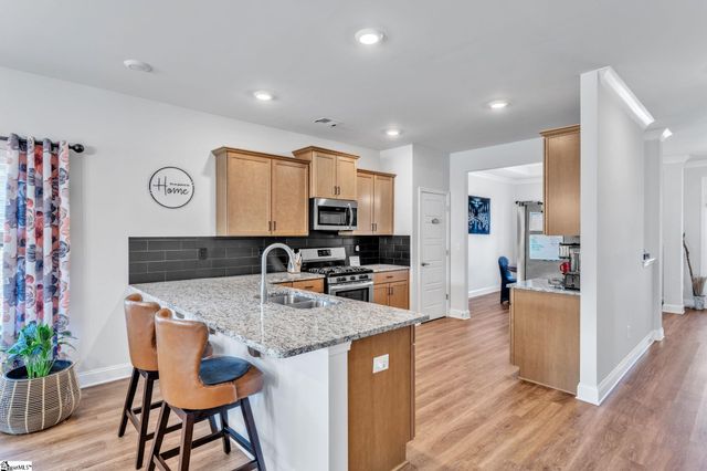30 Woodcross Drive, Simpsonville, SC 29681
