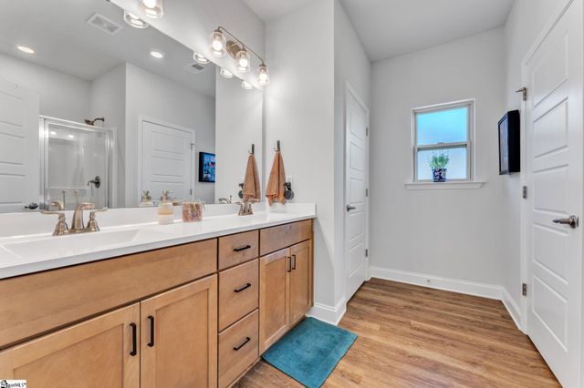 30 Woodcross Drive, Simpsonville, SC 29681