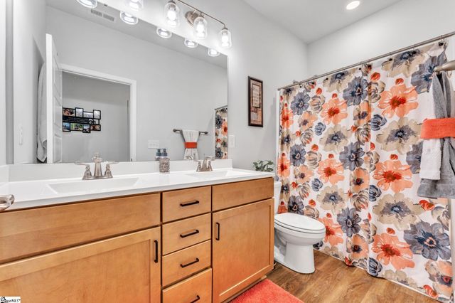 30 Woodcross Drive, Simpsonville, SC 29681