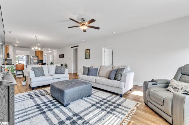 30 Woodcross Drive, Simpsonville, SC 29681