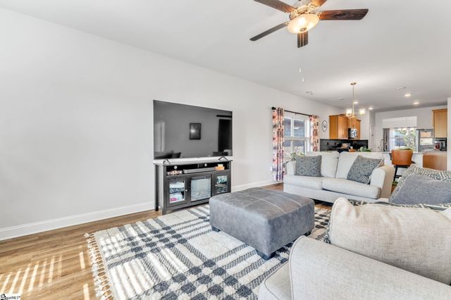 30 Woodcross Drive, Simpsonville, SC 29681