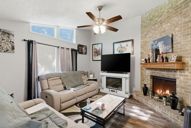 518 Guerin Drive, Arlington, TX 76012