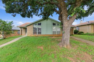 518 Guerin Drive, Arlington, TX 76012