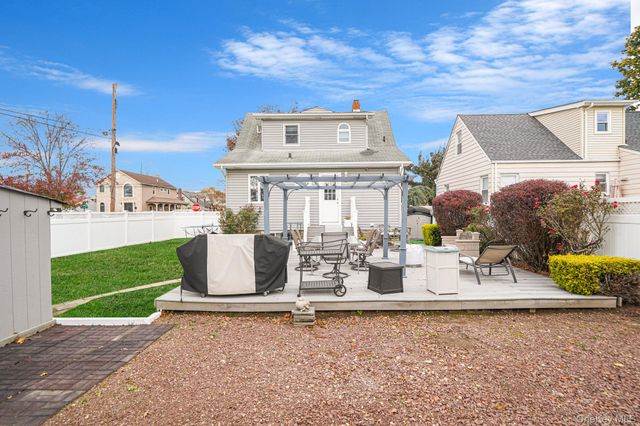 1800 Stuyvesant Avenue, Merrick, NY 11566