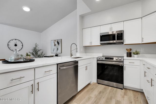 7954 E Sabino Sunrise Circle, Tucson, AZ 85750