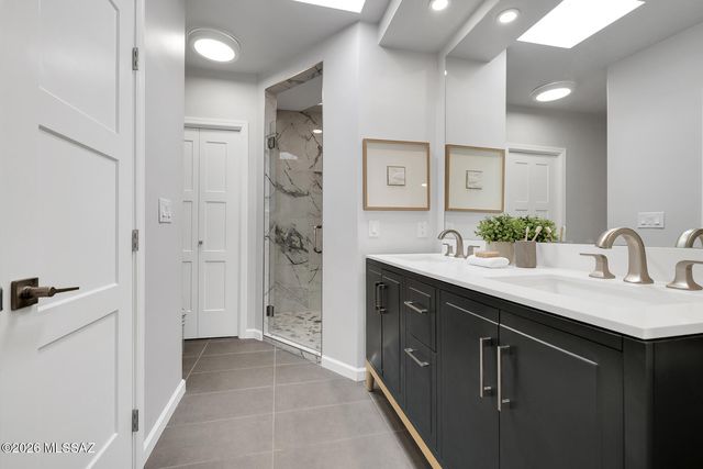 7954 E Sabino Sunrise Circle, Tucson, AZ 85750