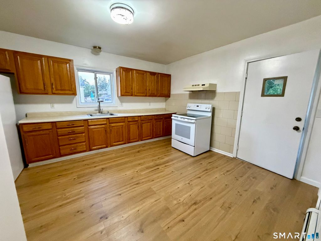 40 Lincoln Avenue 2, Danbury, CT 06810