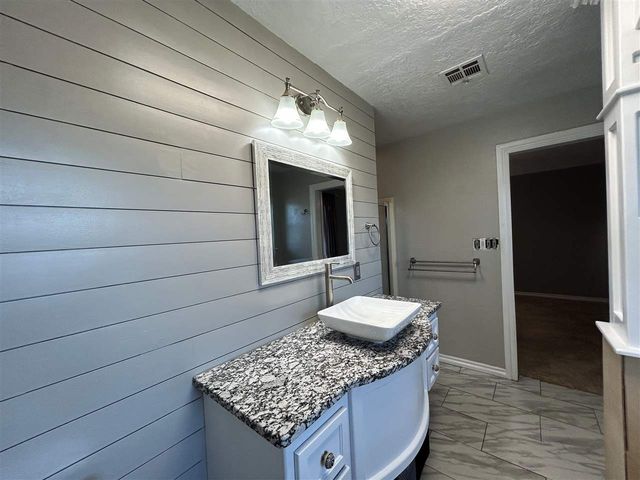 123 NE Shelly Dr., Fletcher, OK 73541