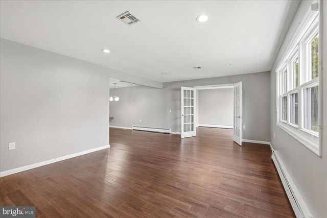 298 COSTA MESA DR, Toms River, NJ 08757
