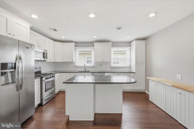 298 COSTA MESA DR, Toms River, NJ 08757