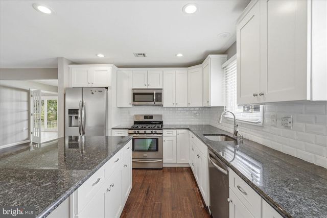 298 COSTA MESA DR, Toms River, NJ 08757