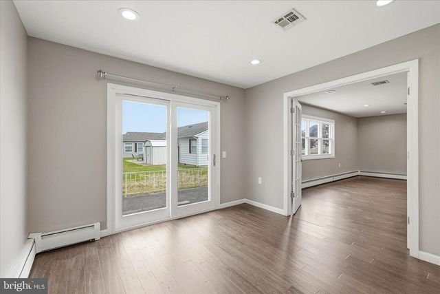 298 COSTA MESA DR, Toms River, NJ 08757