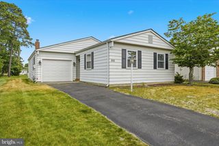 298 COSTA MESA DR, Toms River, NJ 08757